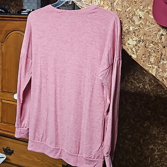 Never worn. Pink shirt - Picture 5 of 5